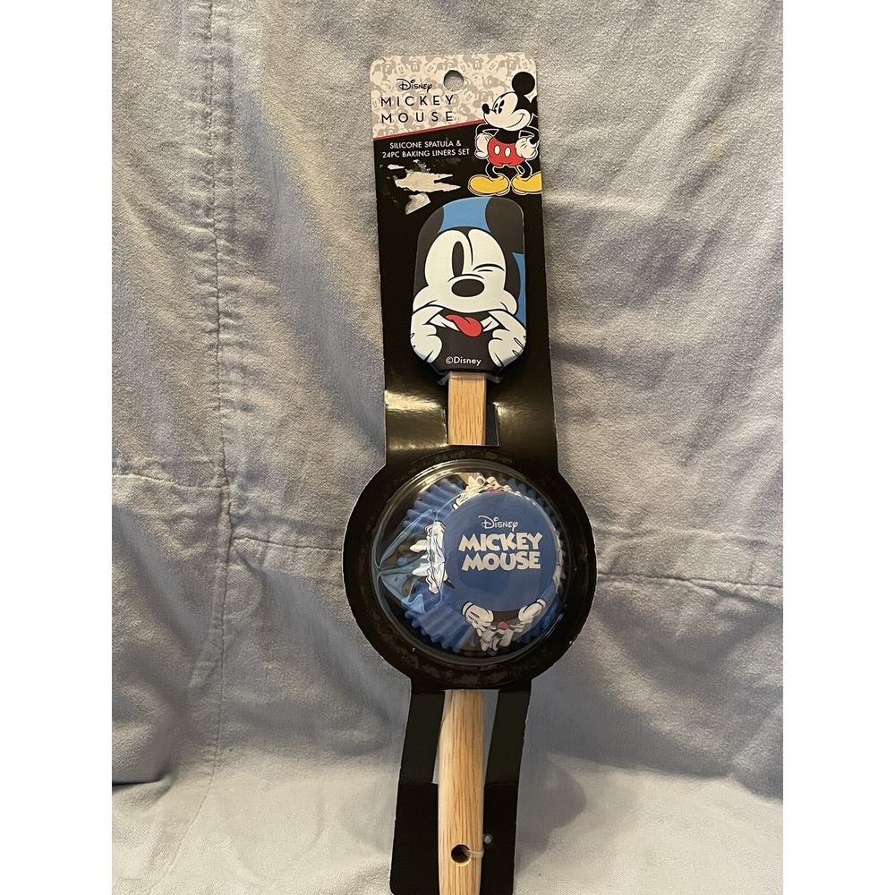 NEW Walt Disney Mickey Mouse Silicon‎ Spatula & 24 Piece Baking Liners Set